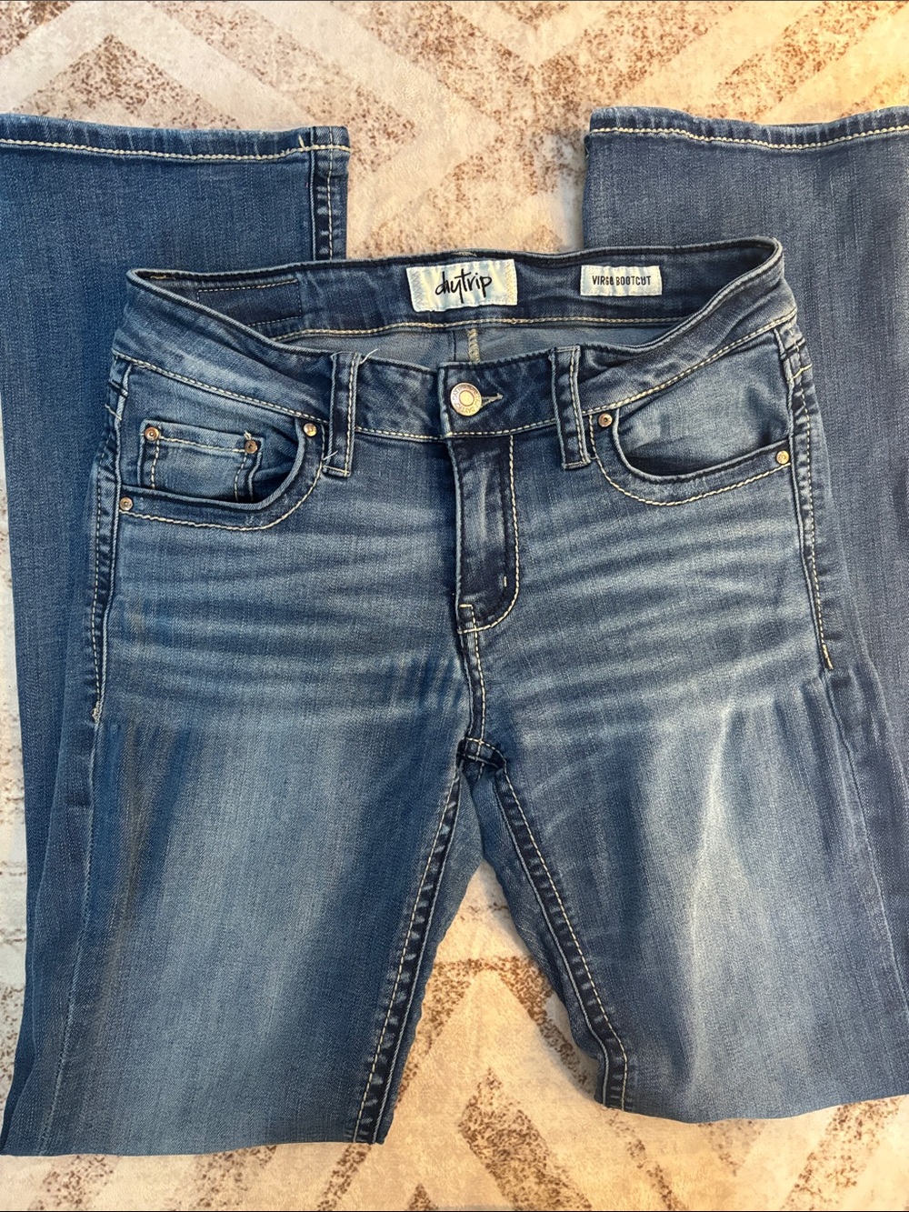 Daytrip Bootcut Jeans in Medium Blue Wash 27x32